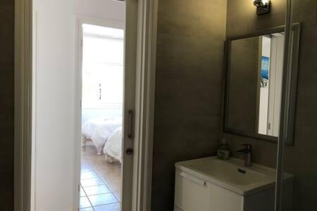Kings Palace - Superb 2 Bed Ground Floor Apartment Paphos Exterior foto