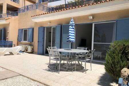 Kings Palace - Superb 2 Bed Ground Floor Apartment Paphos Exterior foto