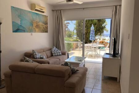 Kings Palace - Superb 2 Bed Ground Floor Apartment Paphos Exterior foto