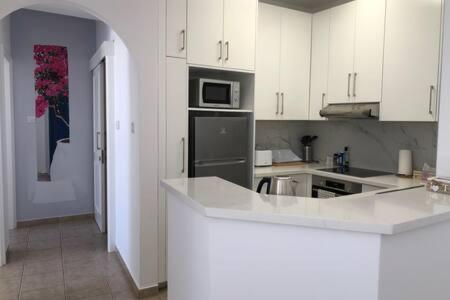 Kings Palace - Superb 2 Bed Ground Floor Apartment Paphos Exterior foto