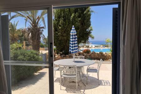 Kings Palace - Superb 2 Bed Ground Floor Apartment Paphos Exterior foto
